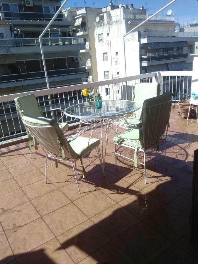 Апартаменты Cozy Penthouse Next To Metro Station Салоники Экстерьер фото